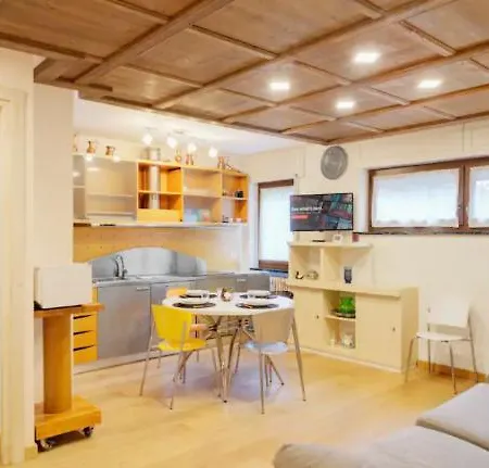 Stella Alpina House Апартаменти Курмайор