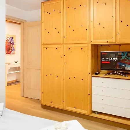 Stella Alpina House Апартаменти *