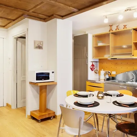 Stella Alpina House Апартаменти Курмайор